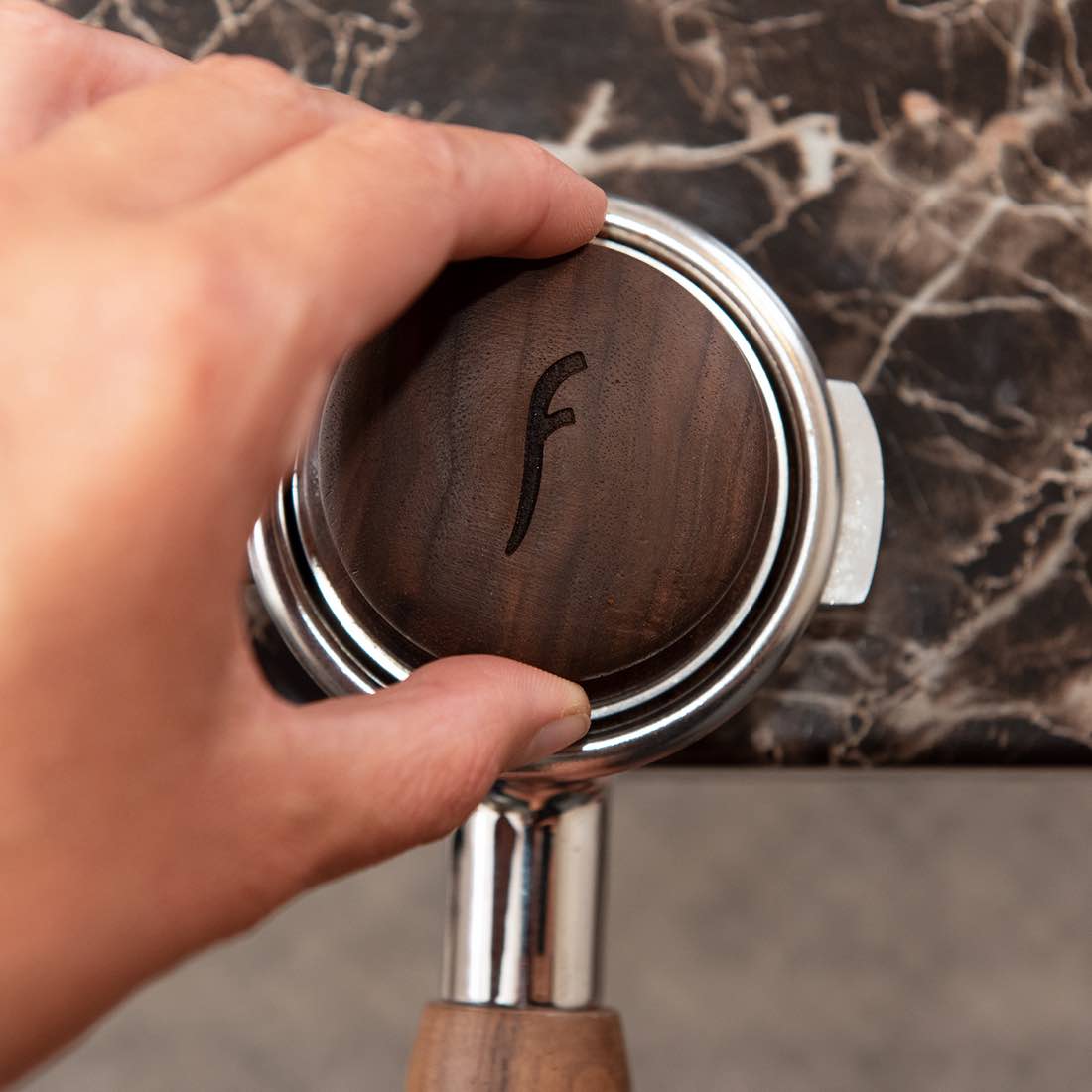 Flair 58mm Palm Tamper Walnut - Image 2